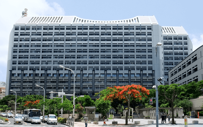 沖縄県庁　外観